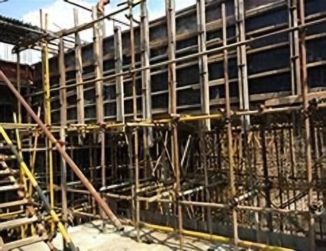 高層建筑的穩(wěn)固靠山 高支模施工技術,可以保證混凝土數(shù)量與質量